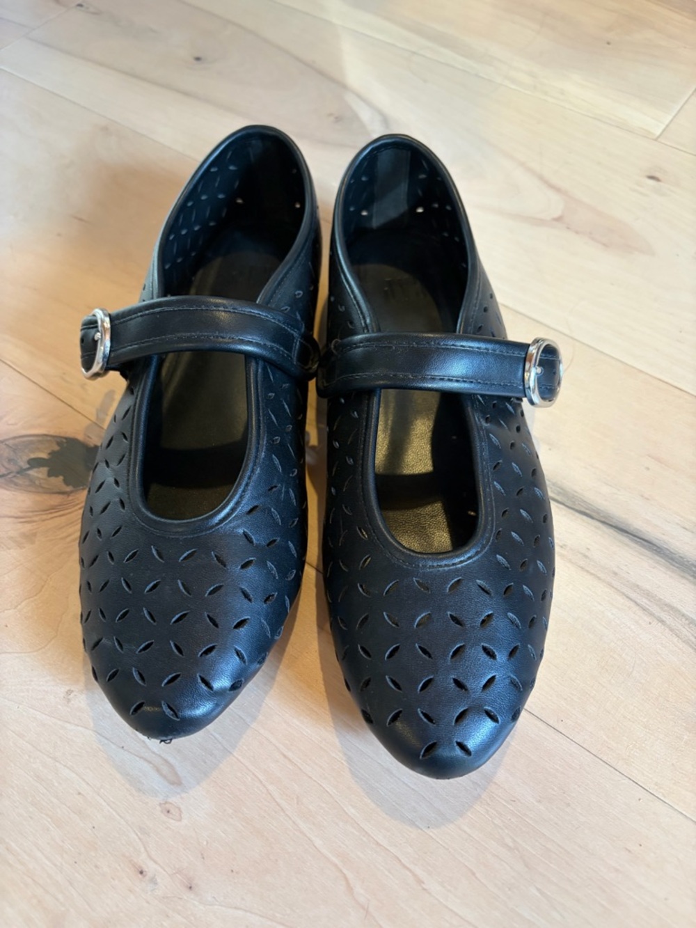 Gap WoMary Jane Flats in Black